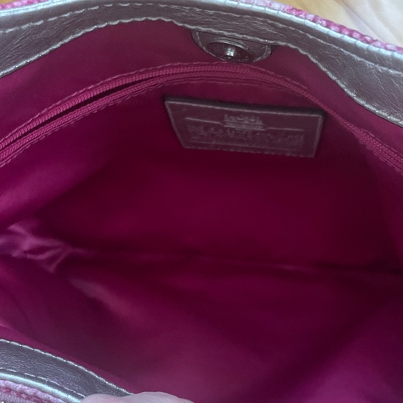 Coach Pink Rose Shoulder Bag with the matching wallet - Picture 10 of 16